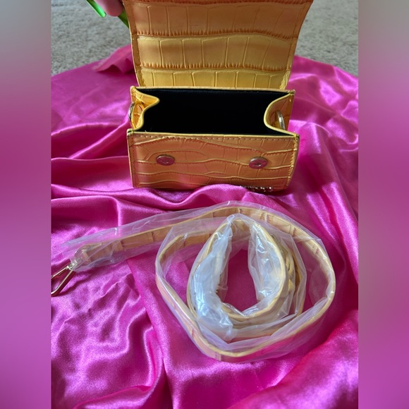 JACQUEMUS YELLOW CROC Le CHOUCHOU - Picture 5 of 5